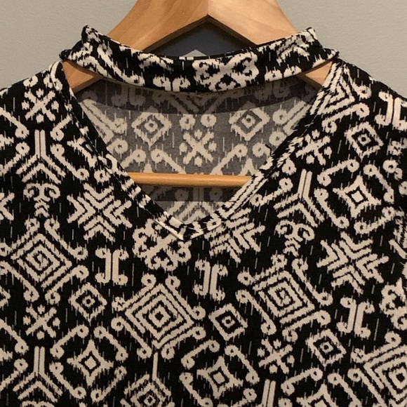 Chandail à motifs cool/ shirt with fun patterns - Picture 2 of 2